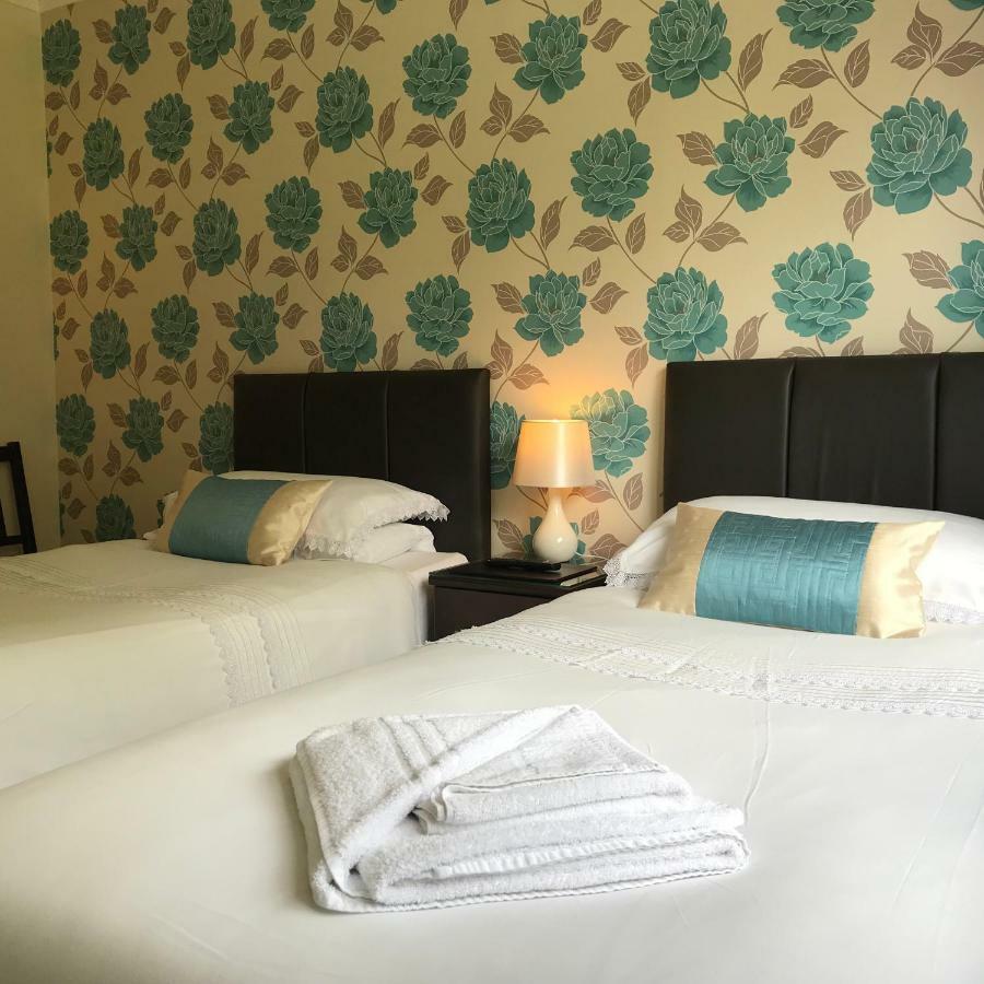 Clover Holidays - Cliff View Perth Extérieur photo