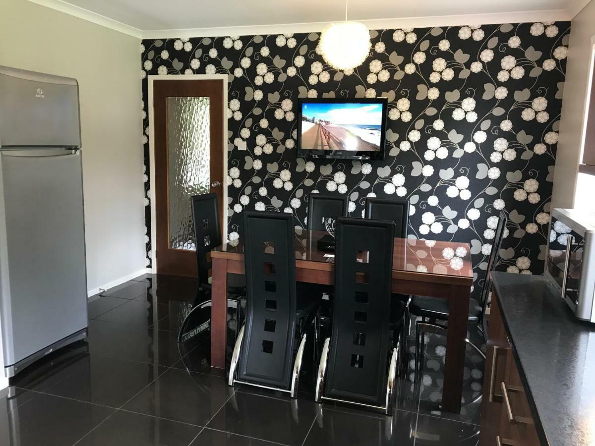 Clover Holidays - Cliff View Perth Extérieur photo